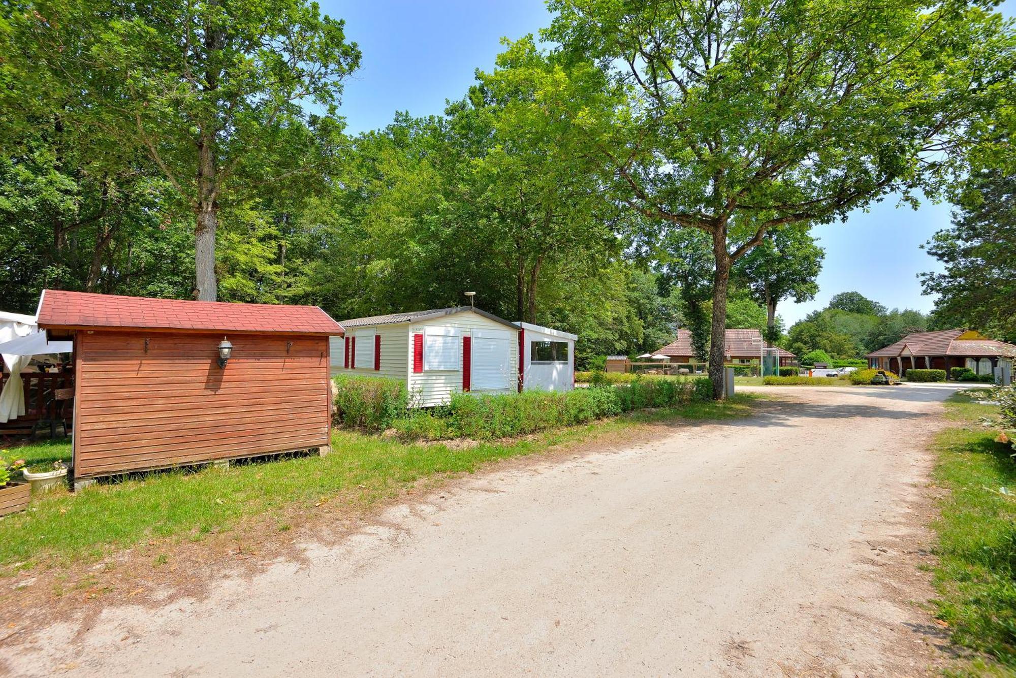 Camping Etang De La Vallee Combreux Exterior foto