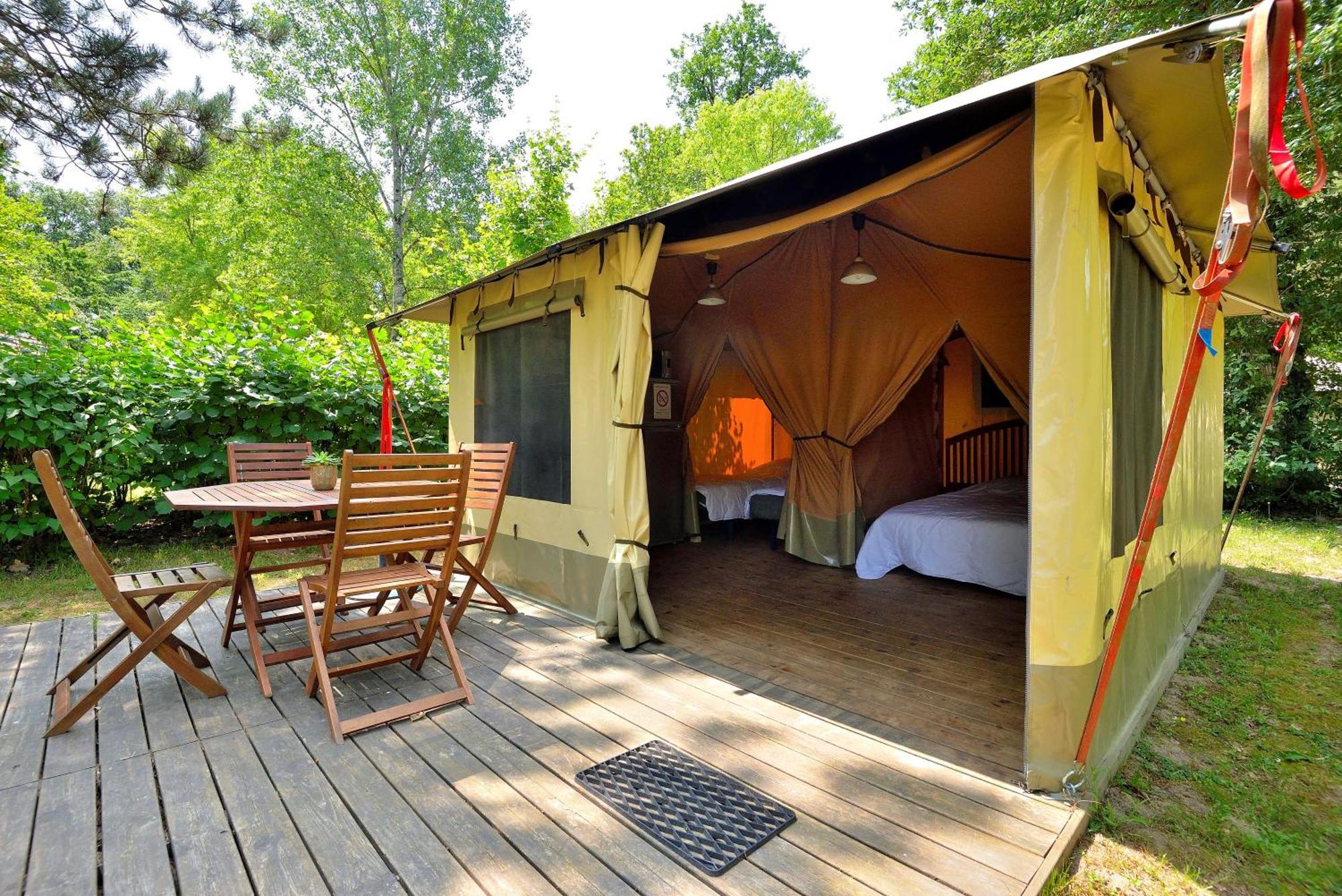 Camping Etang De La Vallee Combreux Quarto foto