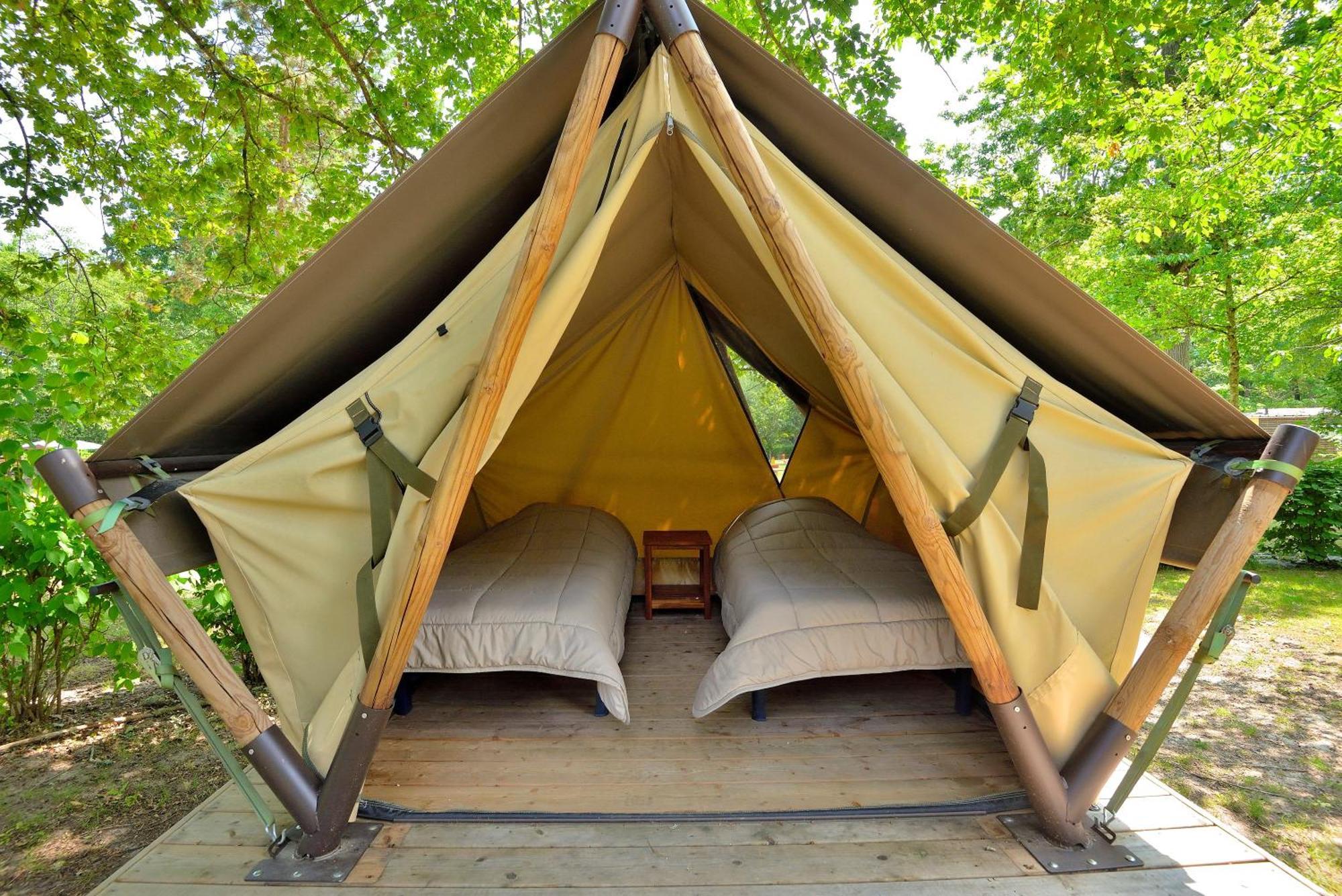 Camping Etang De La Vallee Combreux Quarto foto
